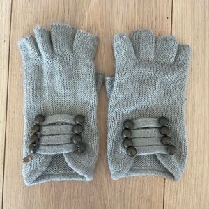 Free People Light Gray Fingerless Gloves